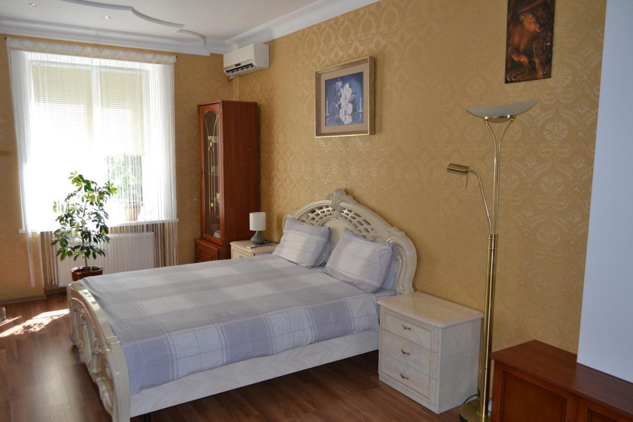 Executive Suite In The Centre 테르노필 외부 사진