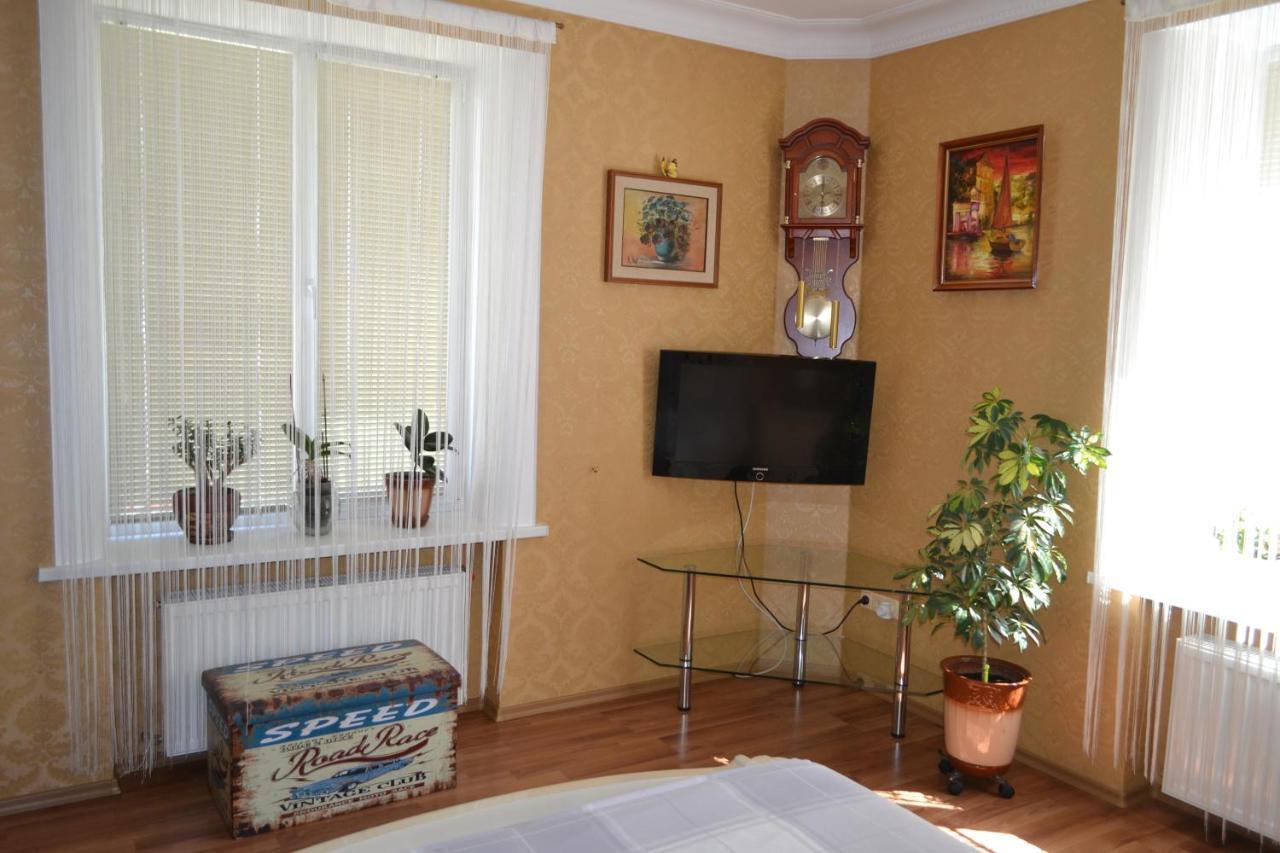 Executive Suite In The Centre 테르노필 외부 사진
